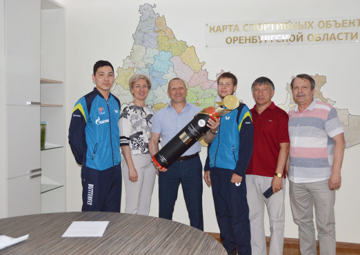 Министр спорта Оренбургской области Олег Панькин встретился с игроками оренбургского  клуба «Факел-Газпрома»