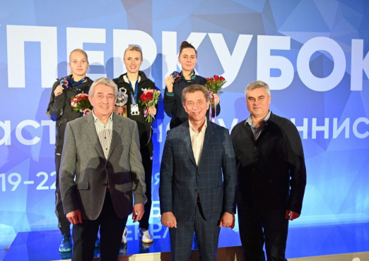 Игрок клуба «Факел-Газпром» Денис Ивонин завоевал Суперкубок