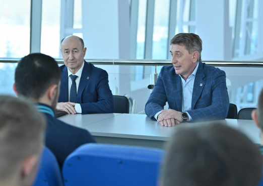 Олег Николаев встретился с командами «Факел-Газпром» и «Факел-Газпром-2» перед третьим туром Премьер-лиги