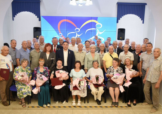 Виктора Андреева отметили за вклад в развитие физической культуры и спорта в Оренбурге