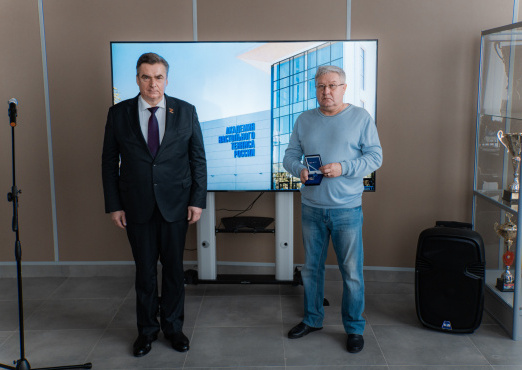 ФНТР отметила тренеров клуба «Факел-Газпром» почетными знаками «За заслуги в развитии настольного тенниса в Российской Федерации»