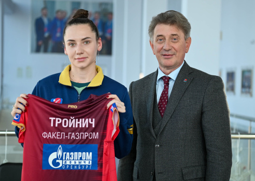 Олег Николаев встретился с игроками клуба «Факел-Газпром» перед первым туром нового сезона Премьер-лиги